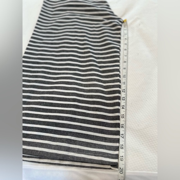 NWOT Women’s Sz: M Gray & White Striped Wide Leg Cropped Halter Belted Jumpsuit. - Picture 9 of 11